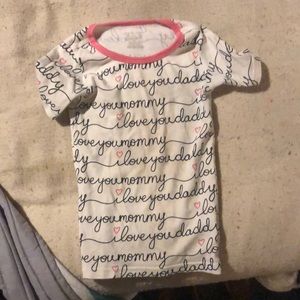 4T “I love mommy” shirt and shorts